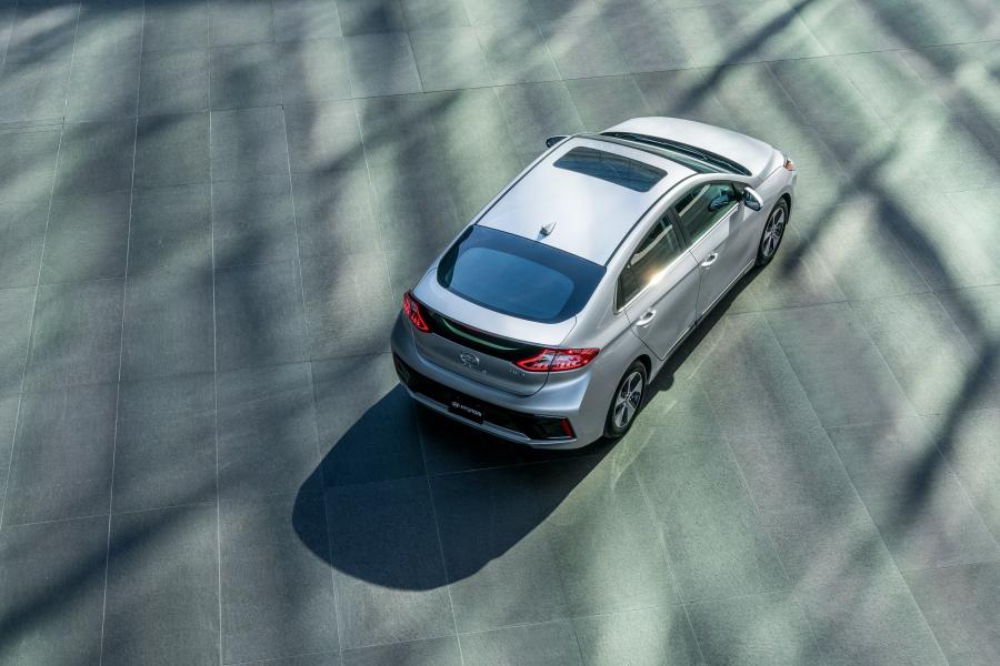  Hyundai IONIQ electric (AE) 2016 года  (NA) (фото 23 из 41)